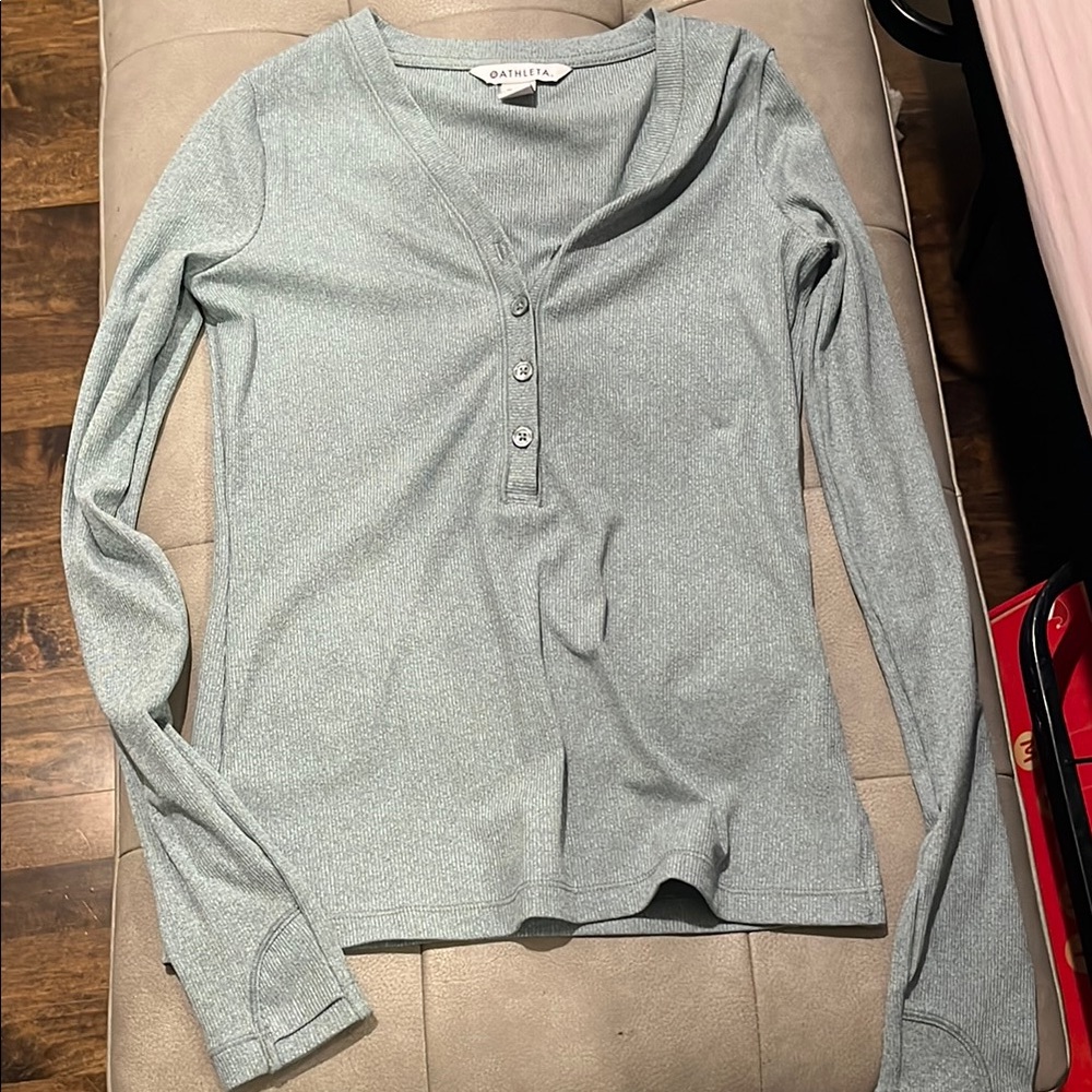 Athleta Pastel Green Long Sleeve Top
